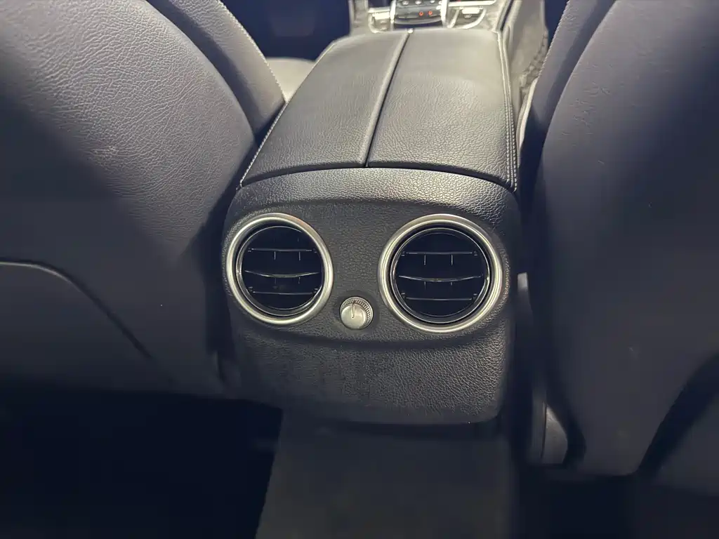 Mercedes-Benz C-Class 2018 — фото 11