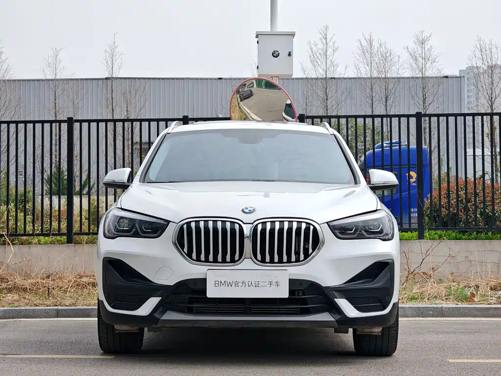 BMW X1 2022 — фото 3