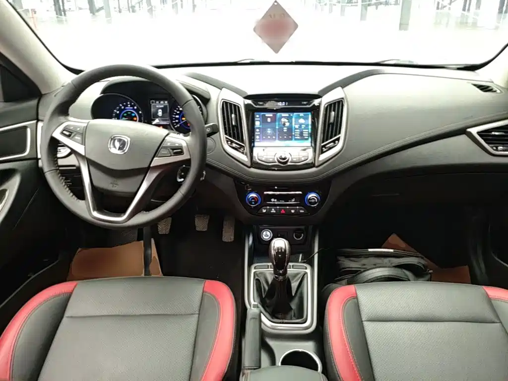 Changan Eado XT 2018 — фото 10