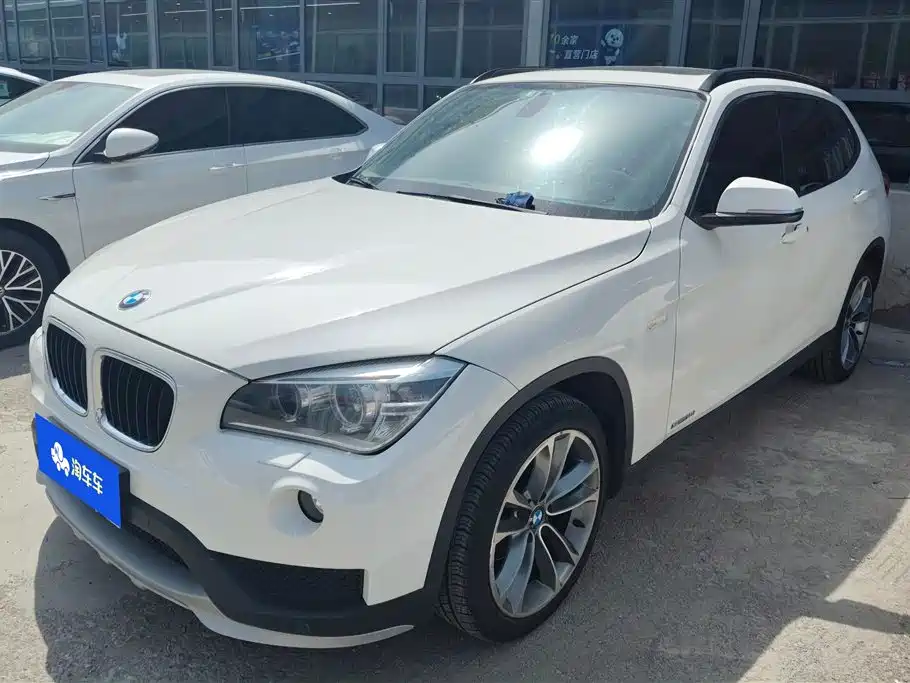 BMW X1 2015 — фото 1