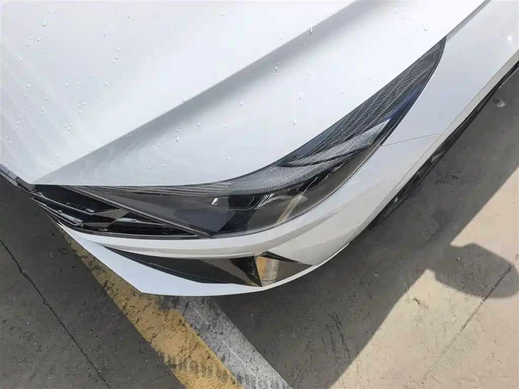 Hyundai Elantra 2023 — фото 19
