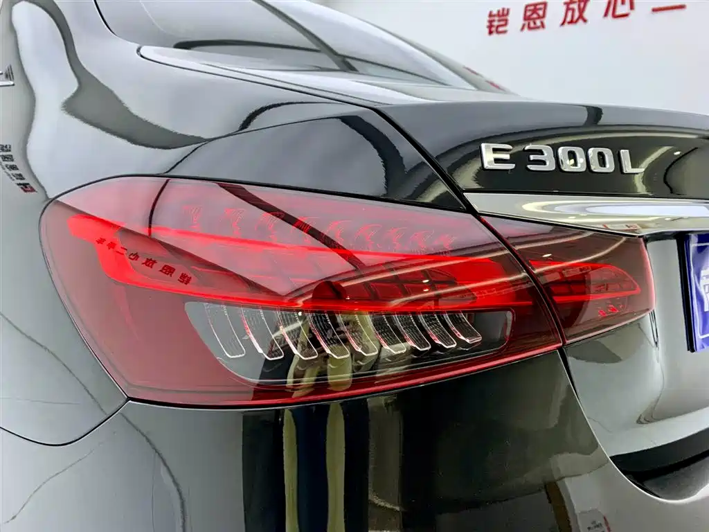 Mercedes-Benz E-Class 2023 — фото 8