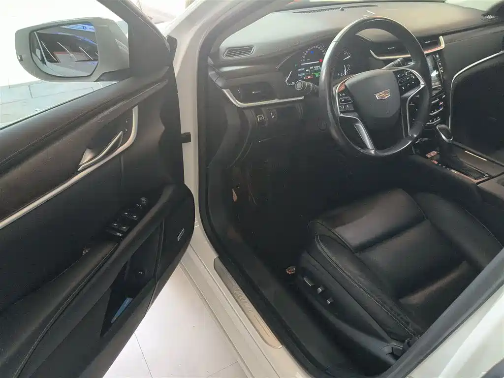 Cadillac XTS 2019 — фото 11