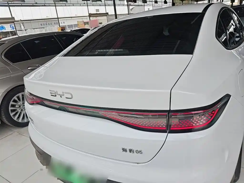 BYD Seal 05 DM-i 2025 — фото 6