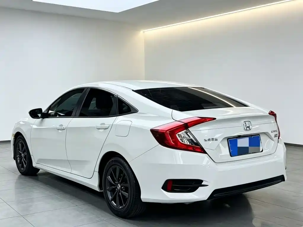 Honda Civic 2020 — фото 11