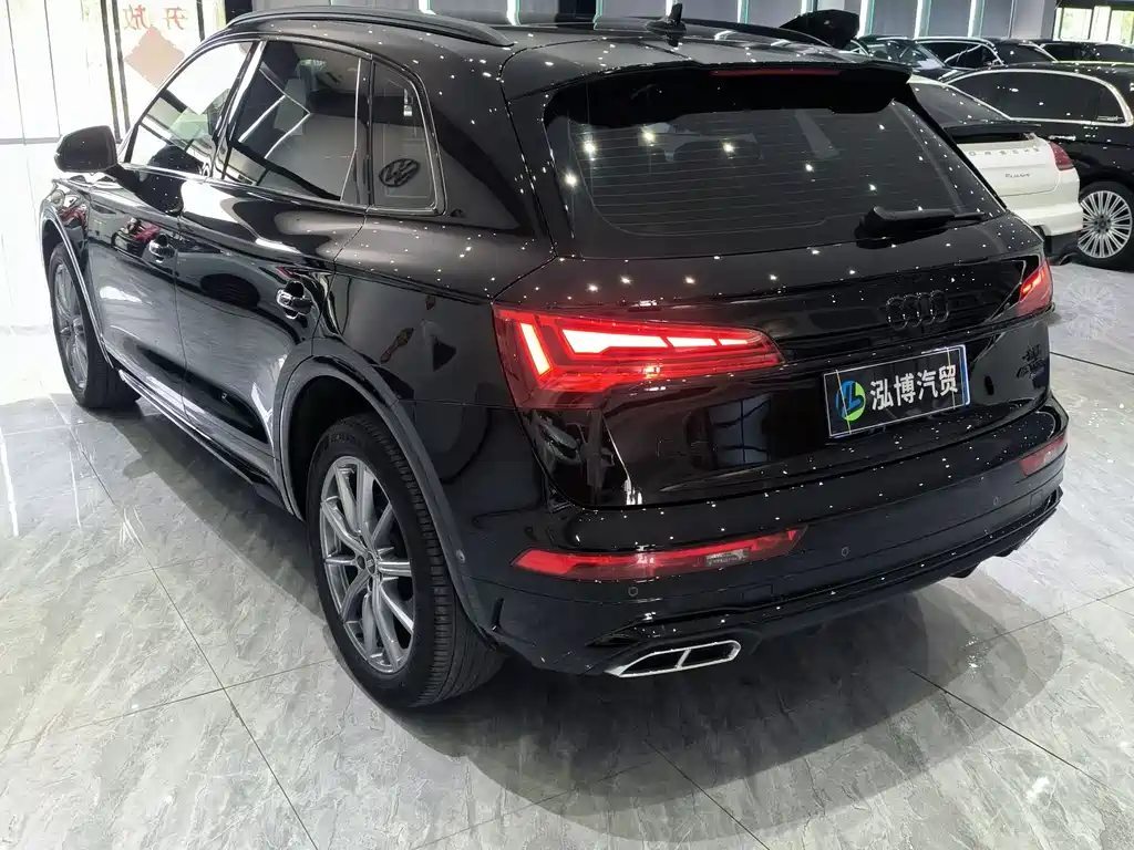 Audi Q5L 2023 — фото 14