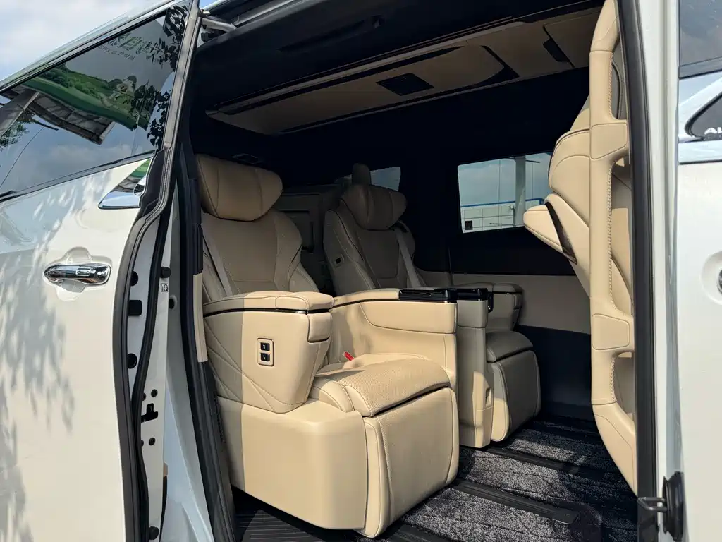Toyota Alphard 2024 — фото 20