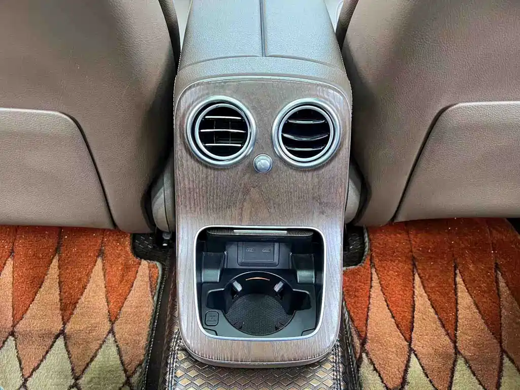 Mercedes-Benz E-Class 2022 — фото 12