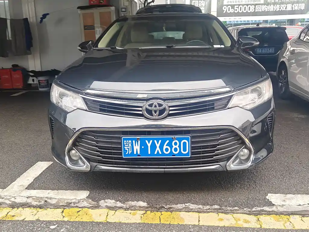 Toyota Camry 2017 — фото 2