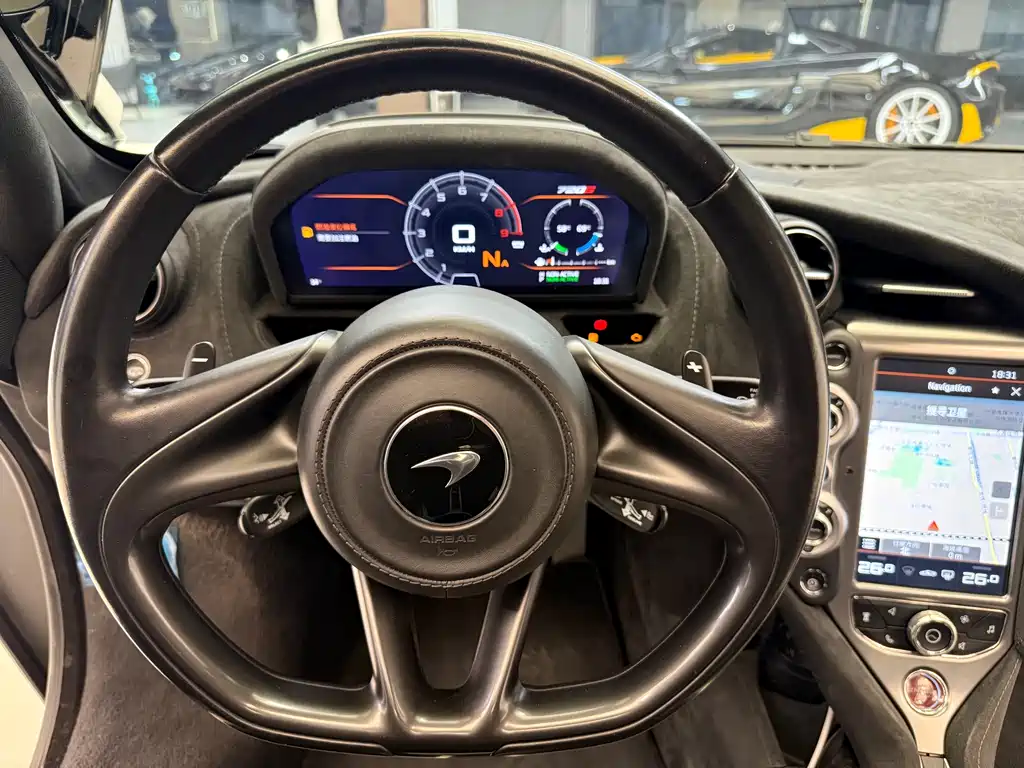 McLaren 720S 2019 — фото 12