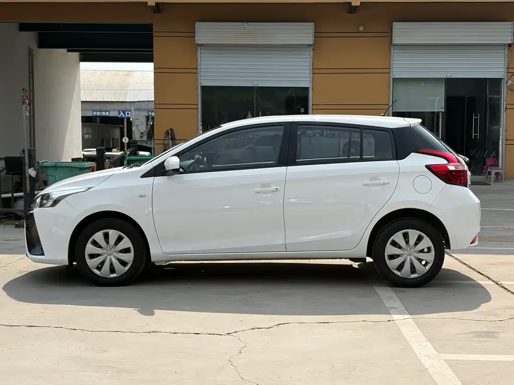 Toyota Yaris L 2019 — фото 15