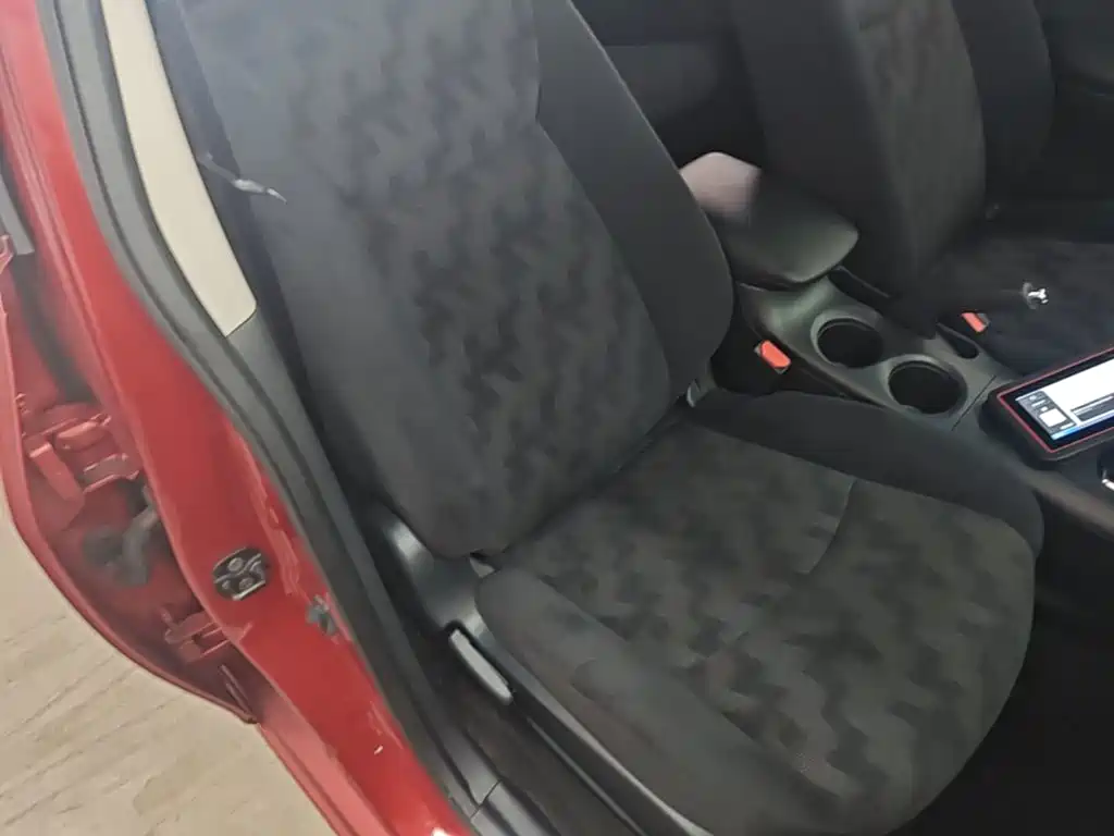 Nissan Tiida 2015 — фото 25