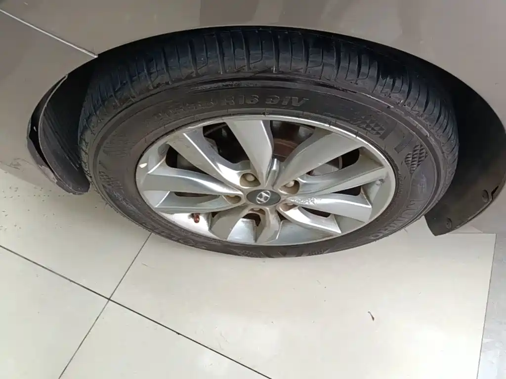 Hyundai Elantra Langdong 2015 — фото 23