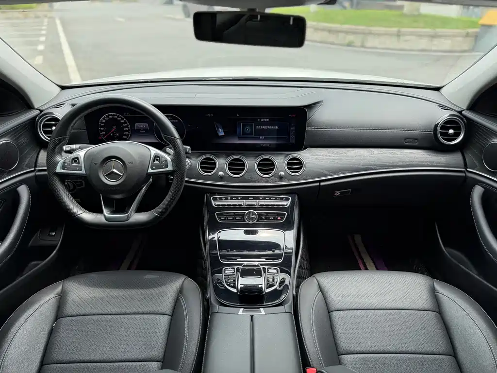 Mercedes-Benz E-Class 2018 — фото 17