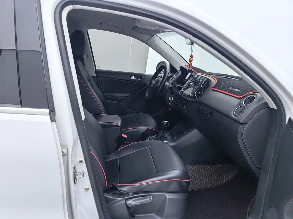 Volkswagen Tiguan 2015 — фото 10
