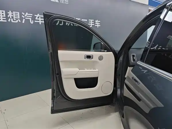 Li Auto L8 2023