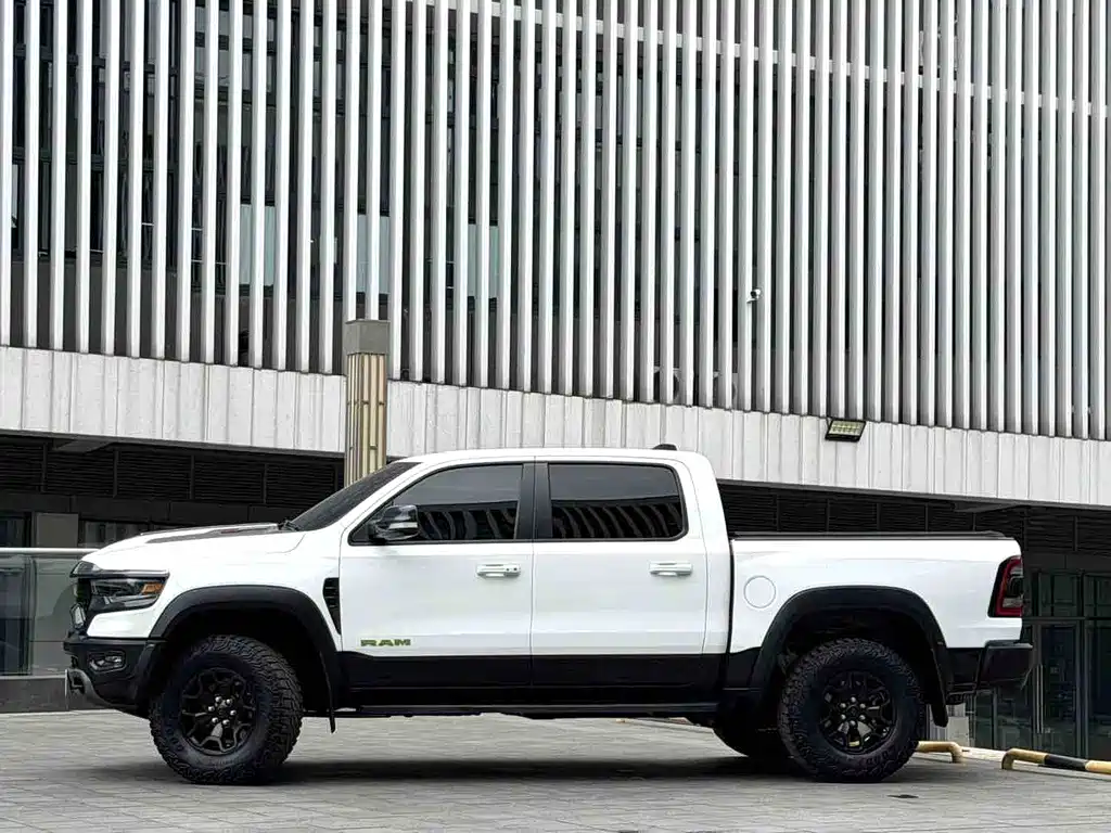 RAM Trucks 2024 — фото 13