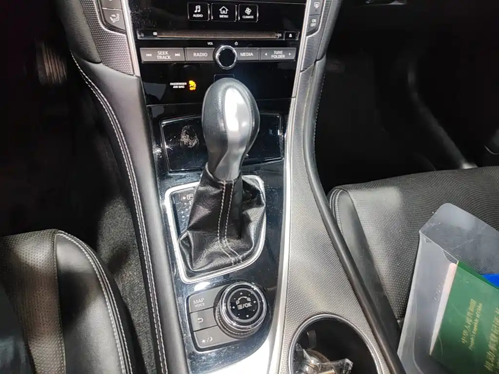 Infiniti Q50L 2015 — фото 10