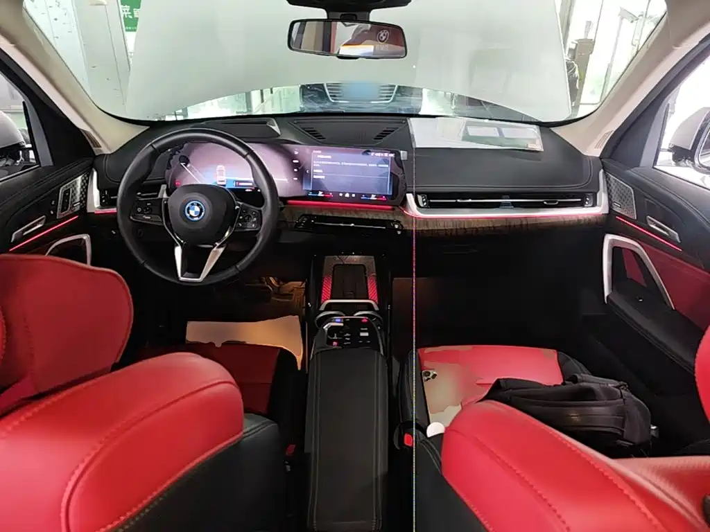 BMW iX1 2024