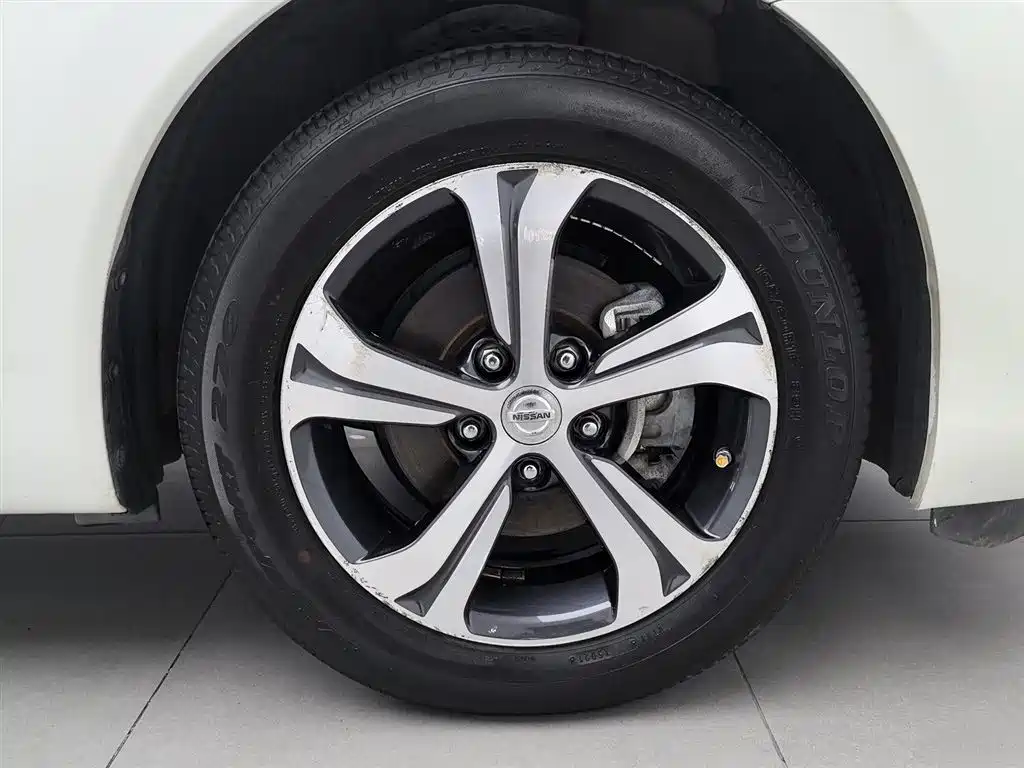 Nissan Tiida 2016 — фото 17