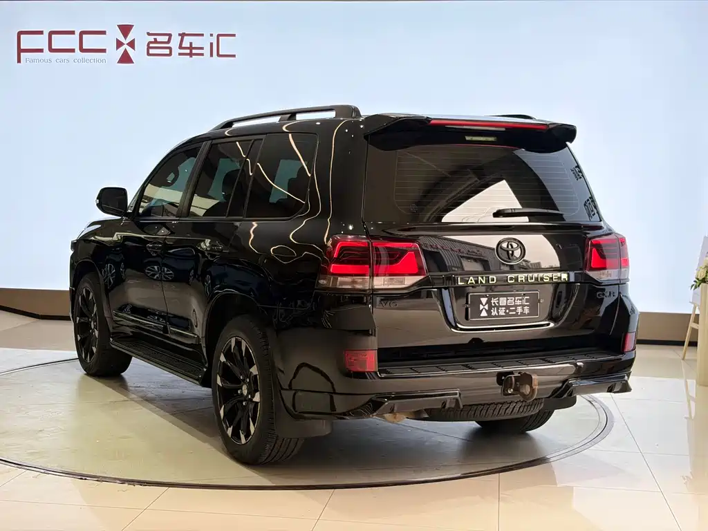Toyota Land Cruiser 2020 — фото 7