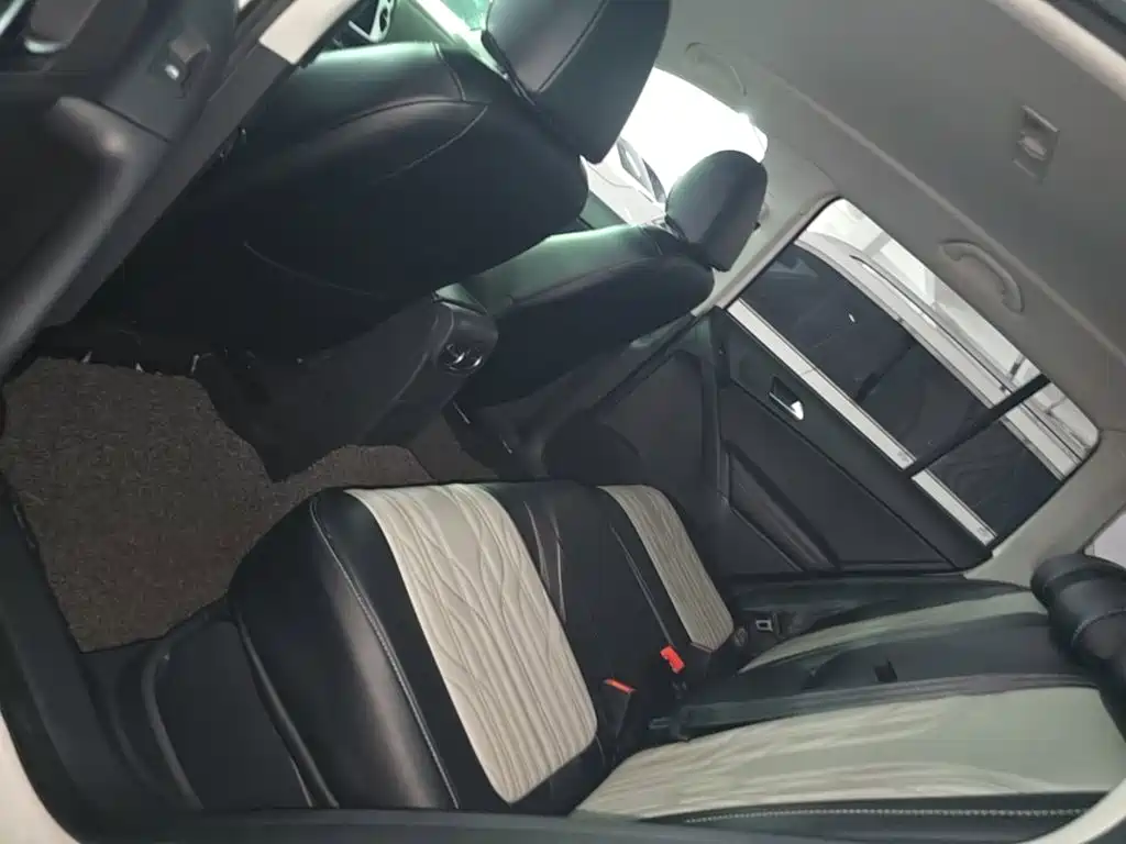 Volkswagen Tiguan 2018 — фото 17