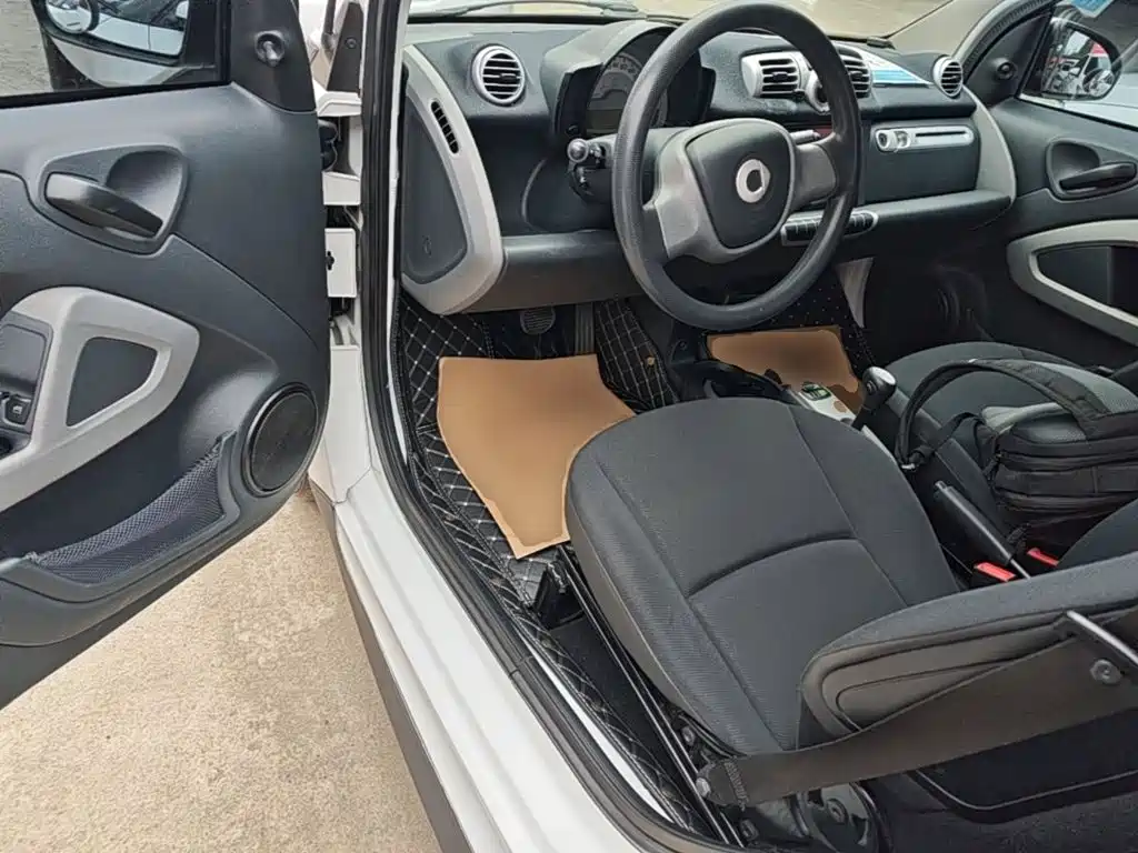 smart Fortwo 2014 — фото 16