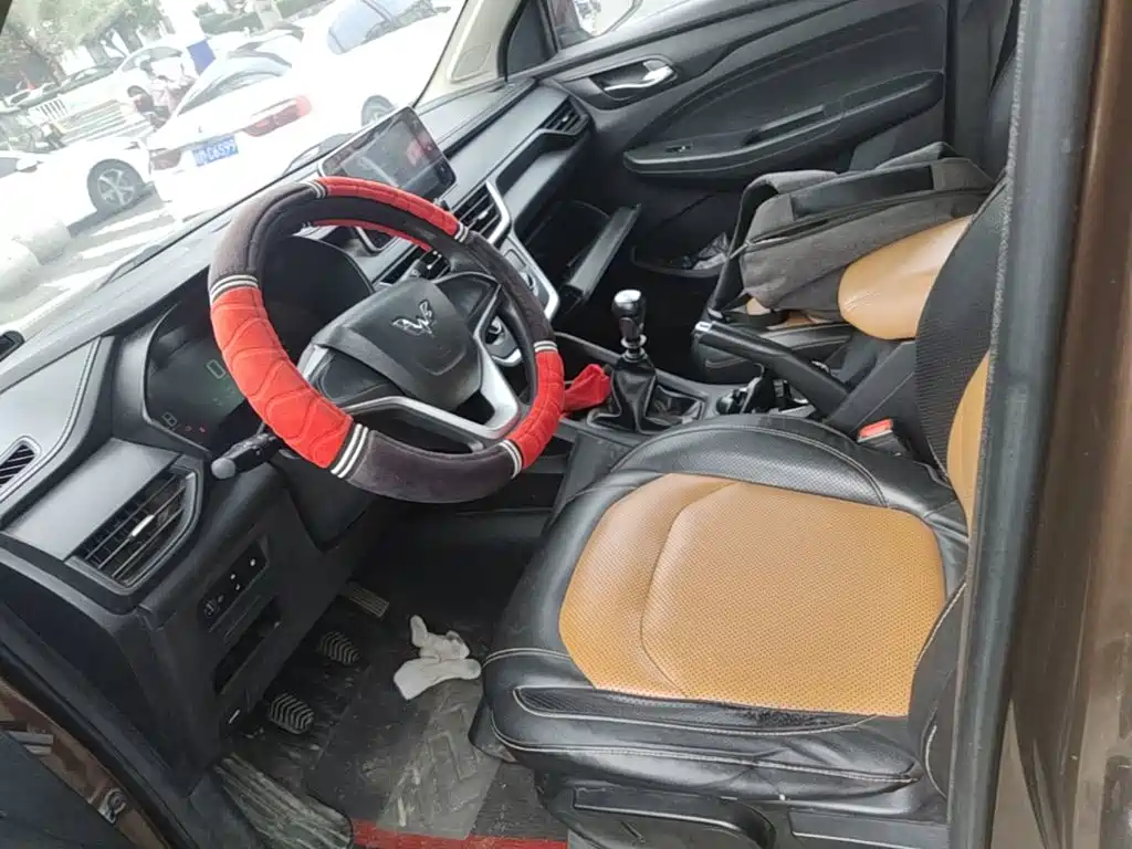 Wuling Hongguang S3 2019 — фото 11
