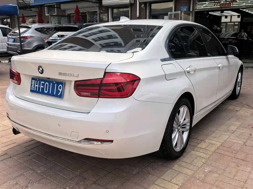 BMW 3 Series 2016 — фото 10