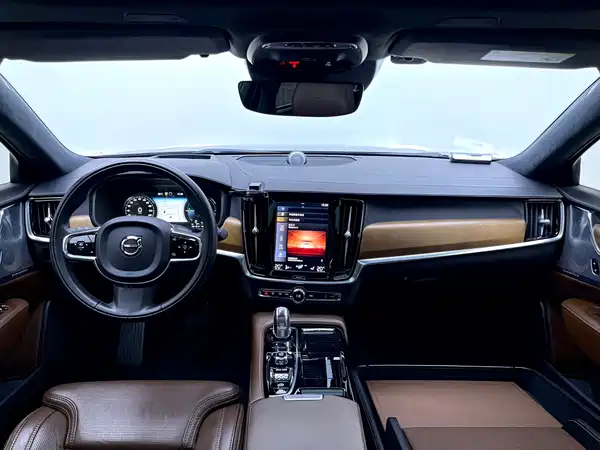 Volvo S90 Plug-In Hybrid 2019