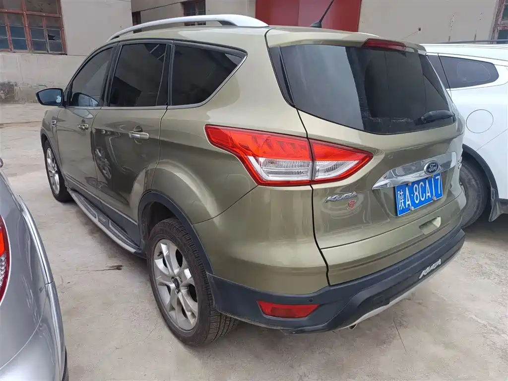 Ford Kuga 2014 — фото 11