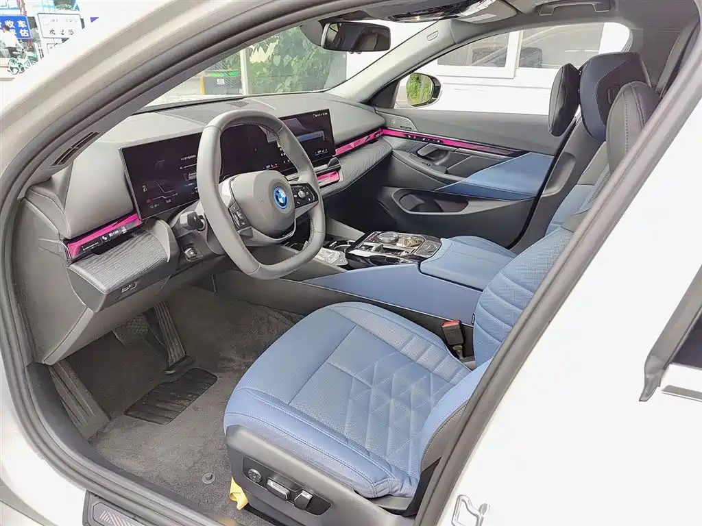 BMW i5 2025 — фото 7