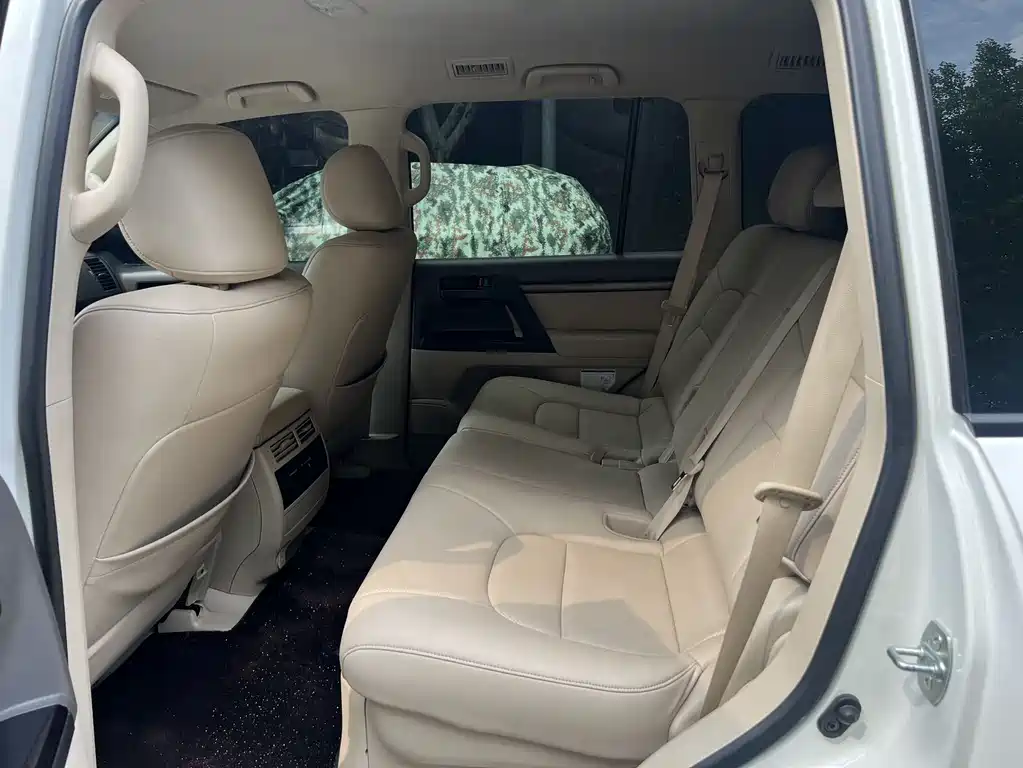 Toyota Land Cruiser 2020 — фото 10