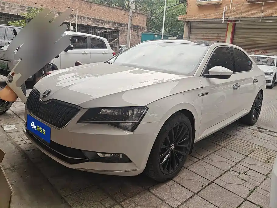 Skoda Superb 2016 — фото 1