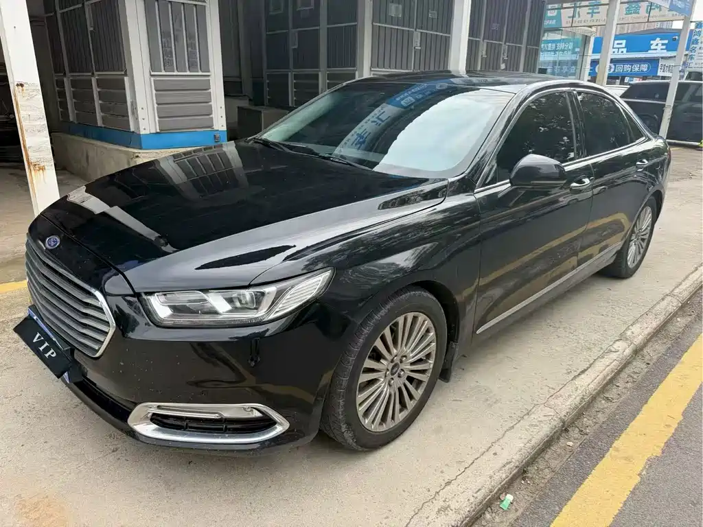 Ford Taurus 2017 — фото 1