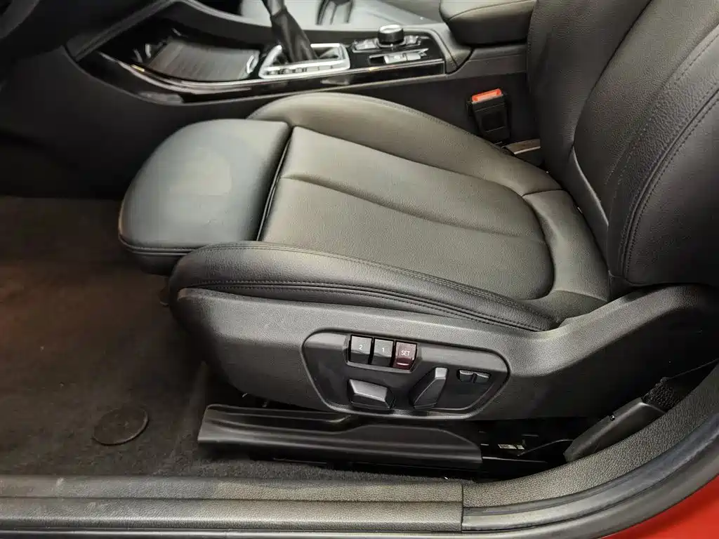 BMW 1 Series 2017 — фото 20