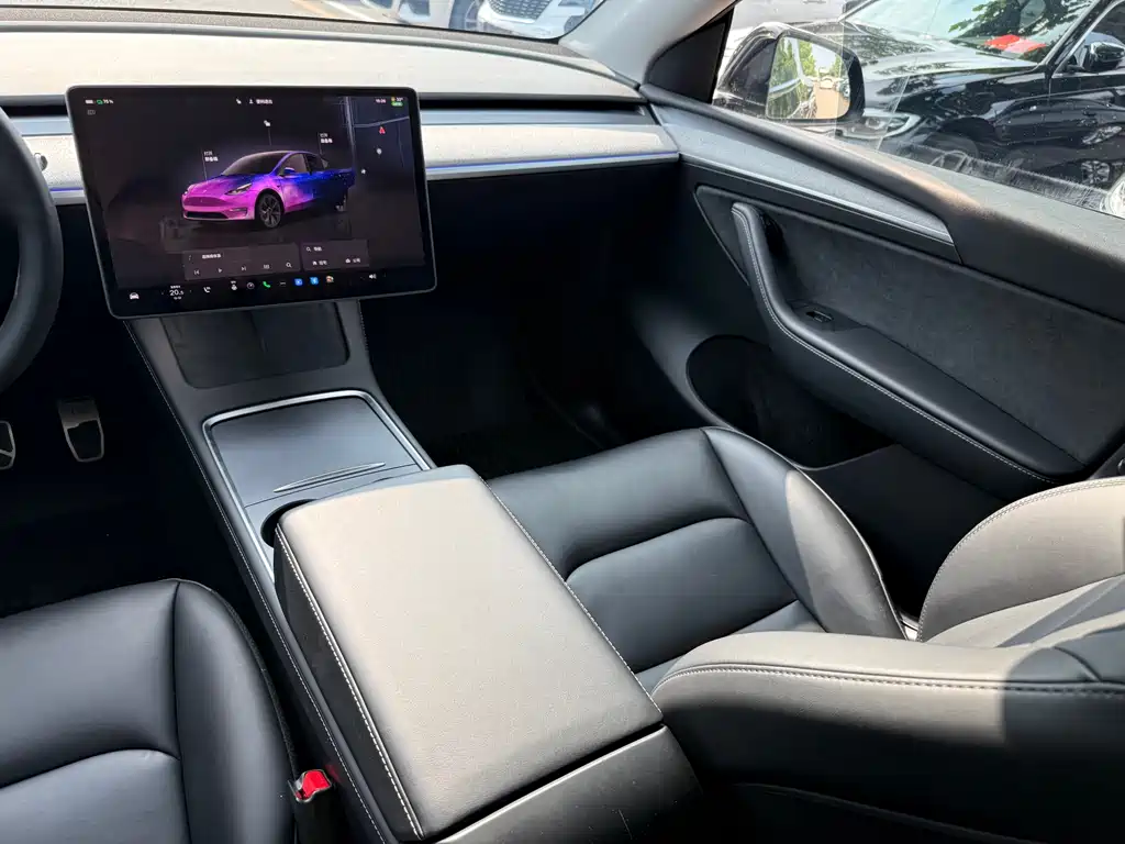 Tesla Model Y 2023 — фото 9