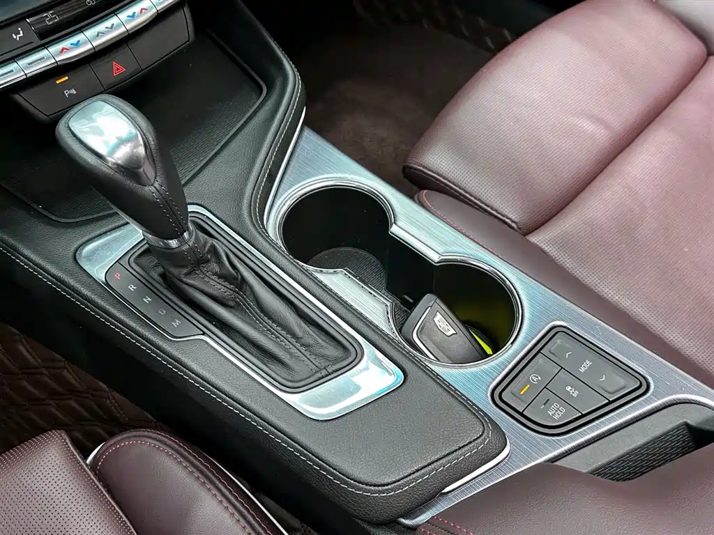 Cadillac CT4 2021 — фото 16