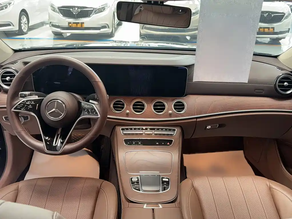 Mercedes-Benz E-Class 2021 — фото 11