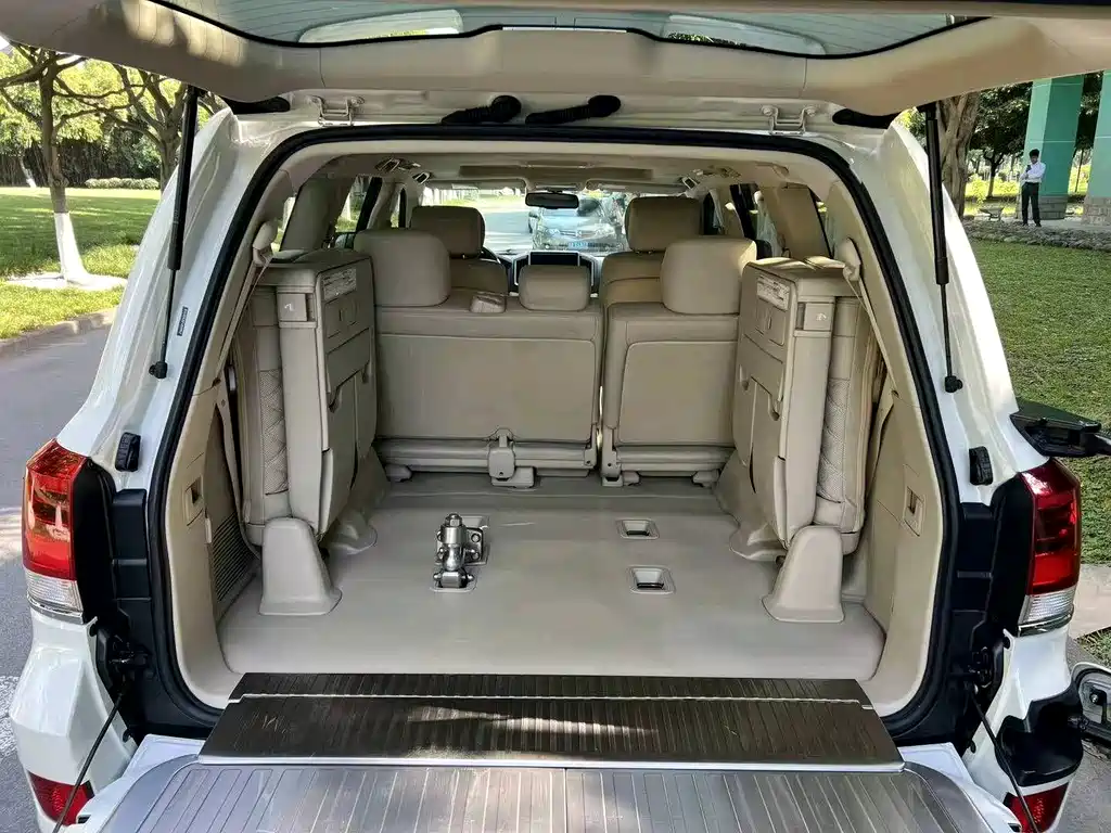 Toyota Land Cruiser 2019 — фото 6