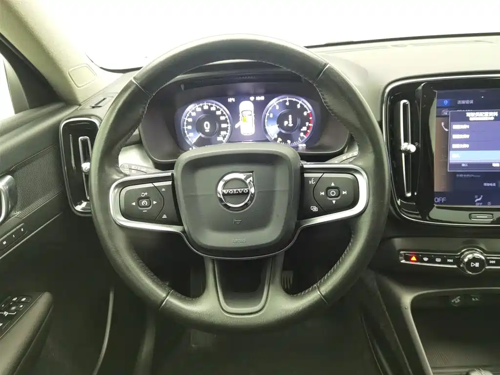 Volvo XC40 2020 — фото 11