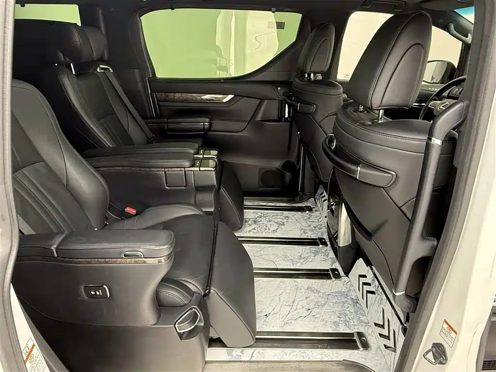 Toyota Alphard 2019 — фото 22