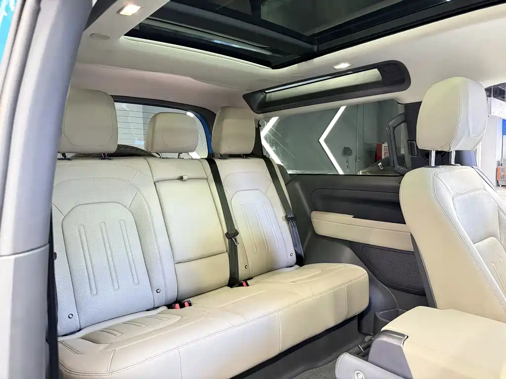 Land Rover Defender 2021 — фото 16