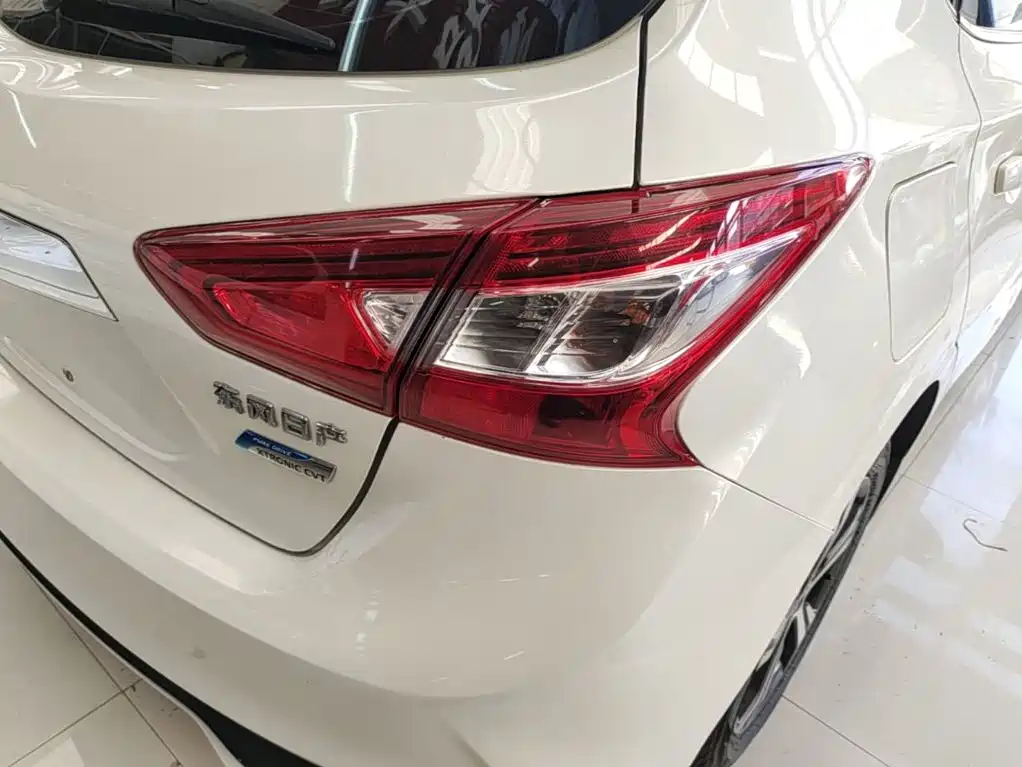Nissan Tiida 2018 — фото 8