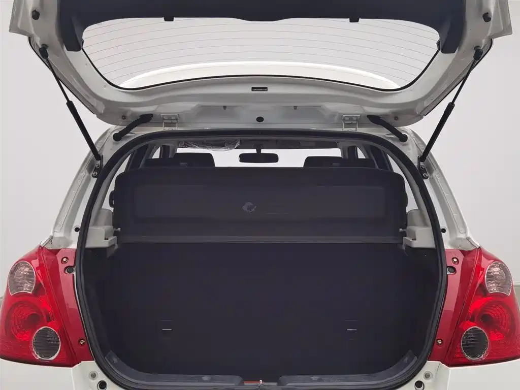 Suzuki Swift 2017 — фото 16
