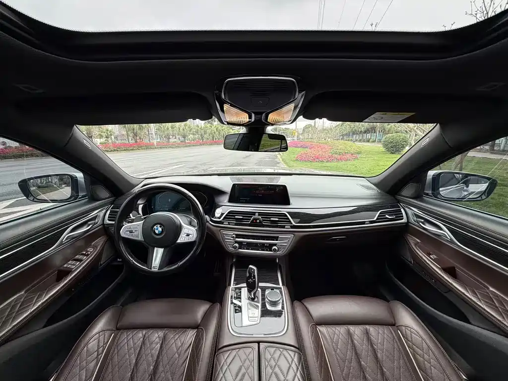 BMW 7 Series 2020 — фото 11