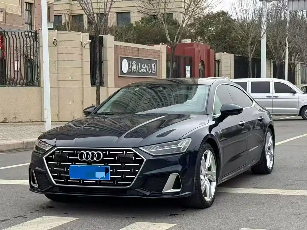 Audi A7L 2023 — фото 1