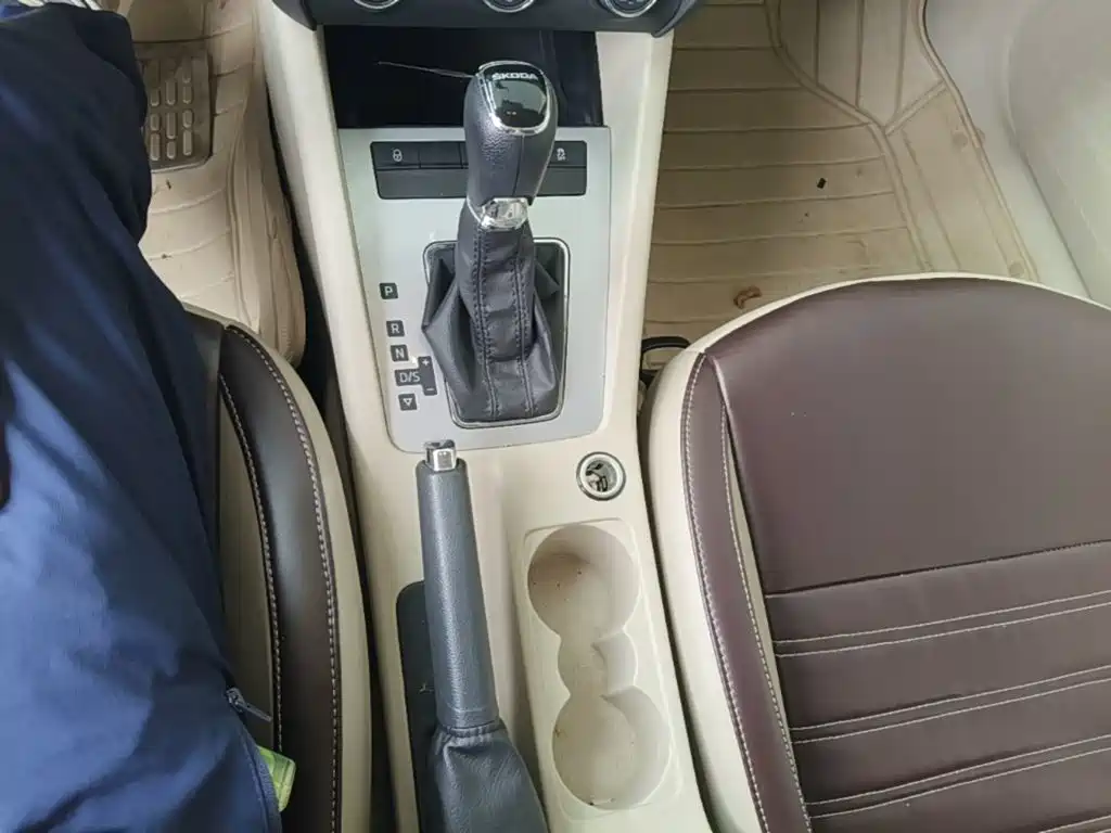 Skoda Octavia 2015 — фото 21