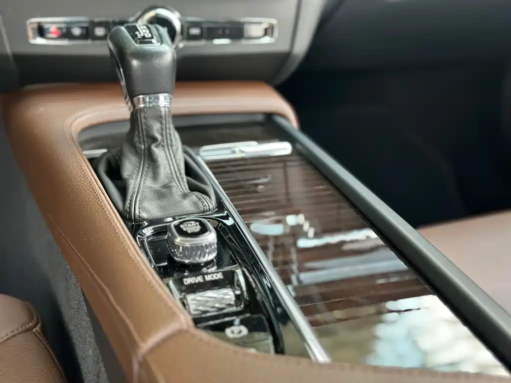 Volvo S90 2017 — фото 16