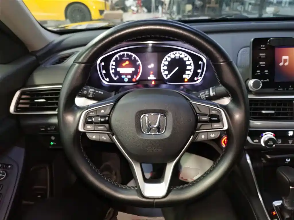 Honda Accord 2020 — фото 11